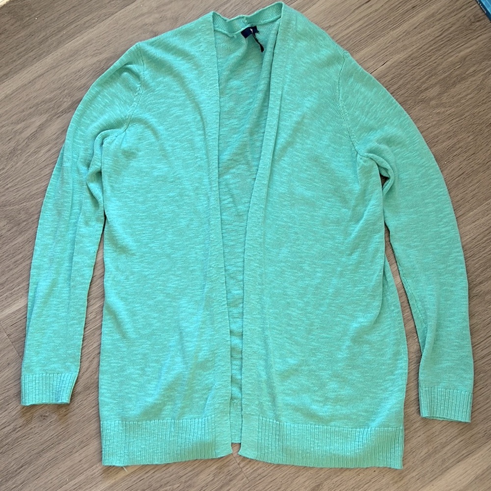 GAP light blue cardigan sweater. Size:M. Gently Used.